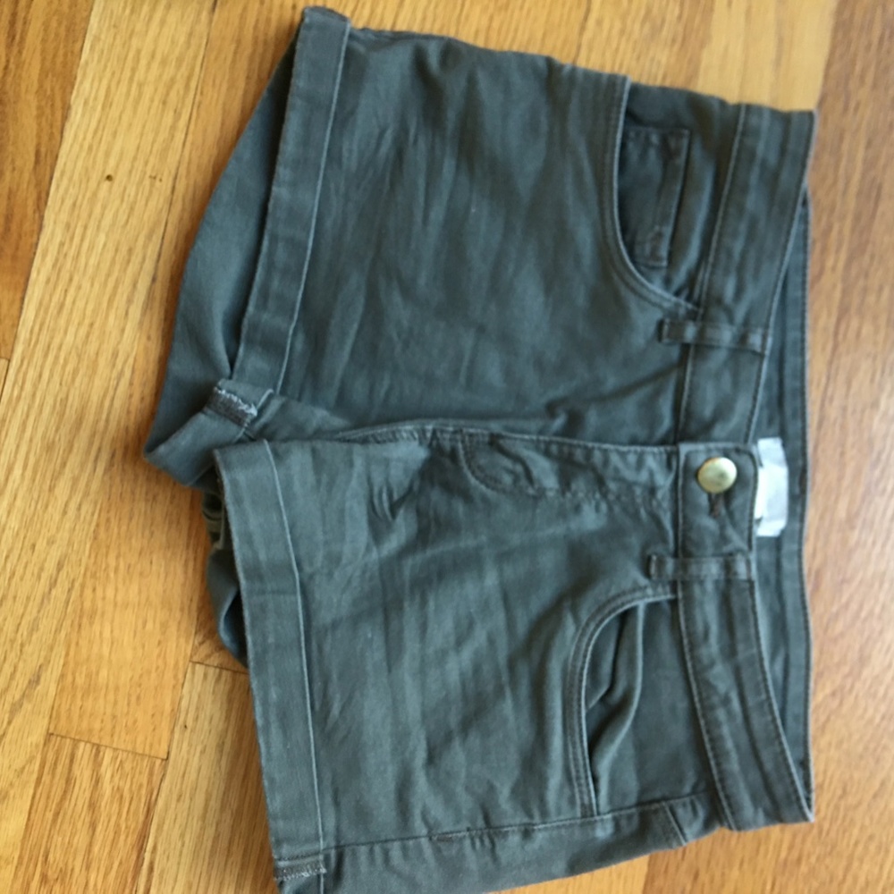 H&M Shorts - Picture 5 of 9